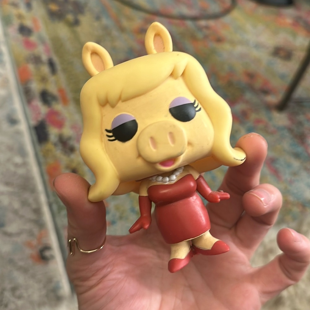 #02 VAULTED Miss Piggy Funko Pop vinyl figure - RARE -